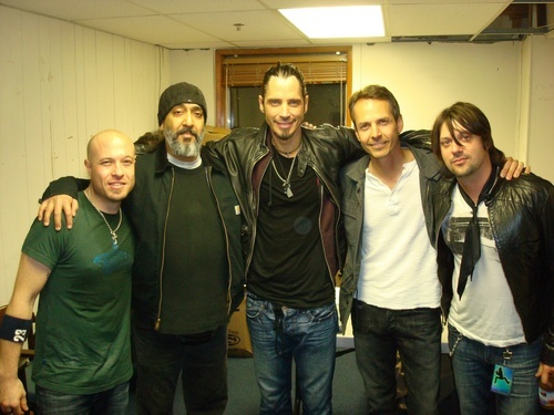 kim_chriscornell_chris1_phixr.jpg