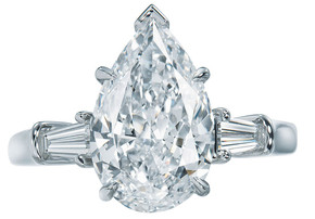 harry-winston-pear-cut-diamond-engagement-ring_phixr