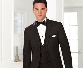 timeless-classic-black-groom-tuxedo_phixr