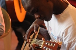 Does Playing a Musical Instrument Actually Make You Smarter_phixr