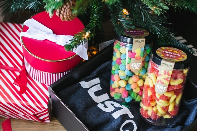 These CBD and THC Snacks Make Perfect Stocking Stuffers - Edible